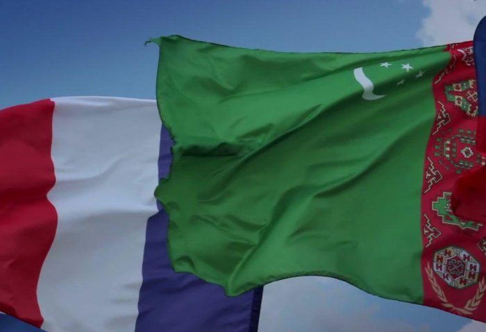 LE TURKMÉNISTAN ET LA FRANCE DISCUTENT DU DÉVELOPPEMENT DES RELATIONS ÉCONOMIQUES ET COMMERCIALES