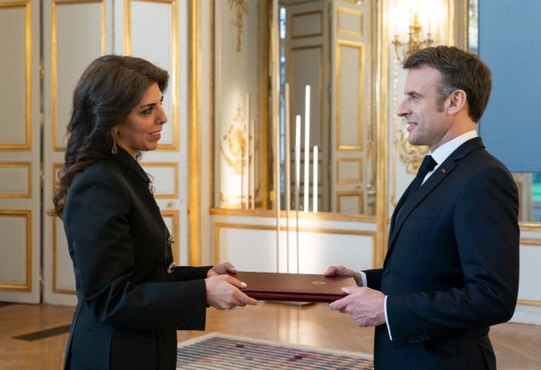 L'AMBASSADRICE DE JORDANIE EN FRANCE PRÉSENTE SES LETTRES DE CRÉANCE AU PRÉSIDENT EMMANUEL MACRON