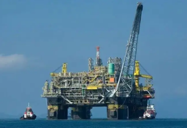 LE PERSONNEL DE BP EN AZERBAÏDJAN NATIONALISÉ À 90 %