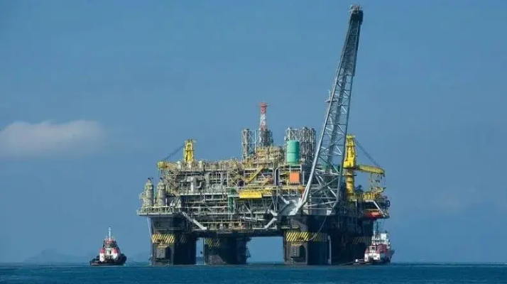 LE PERSONNEL DE BP EN AZERBAÏDJAN NATIONALISÉ À 90 %