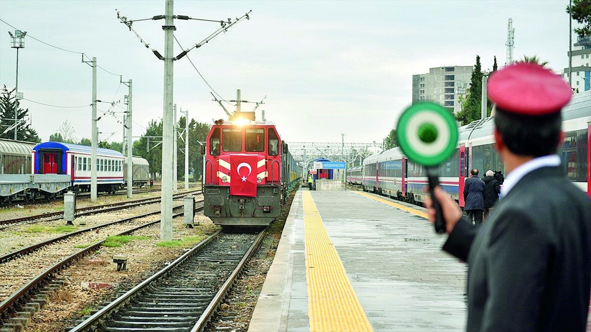 LA TURQUIE APPROUVE UN ACCORD DOUANIER VISANT À RENFORCER LA LIAISON FERROVIAIRE BAKOU-TBILISSI-KARS