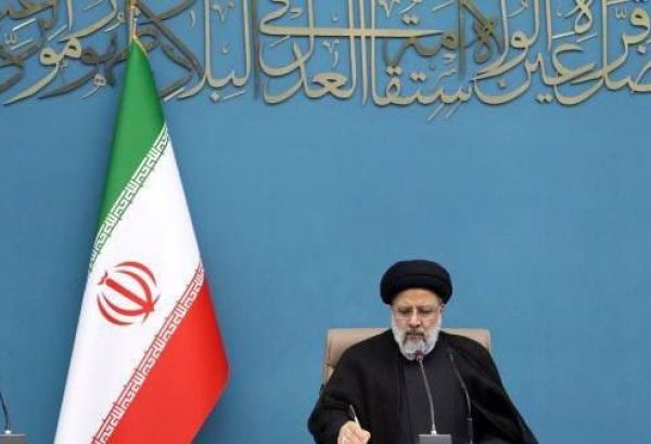 L'HÉLICOPTÈRE TRANSPORTANT LE PRÉSIDENT IRANIEN FAIT UN "ATTERRISSAGE FORCÉ"