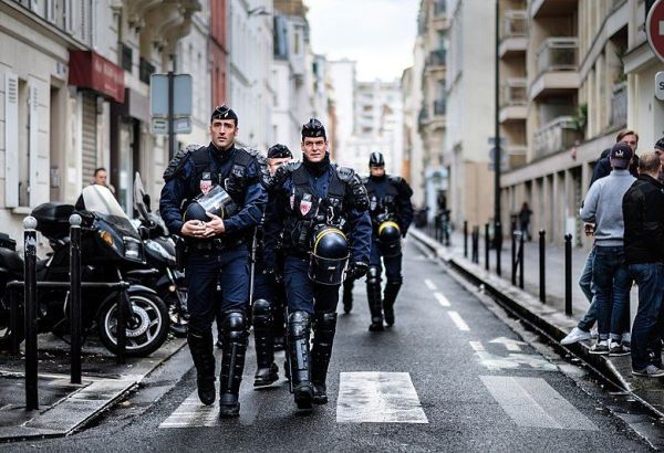 LES TRAVAILLEURS CÉLÈBRENT LE 1ER MAI DANS TOUTE L'EUROPE SUR FOND D'AFFRONTEMENTS AVEC LA POLICE