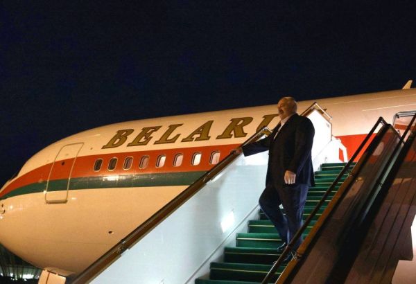 LE PRÉSIDENT DU BELARUS ENTAME UNE VISITE D'ÉTAT EN AZERBAÏDJAN