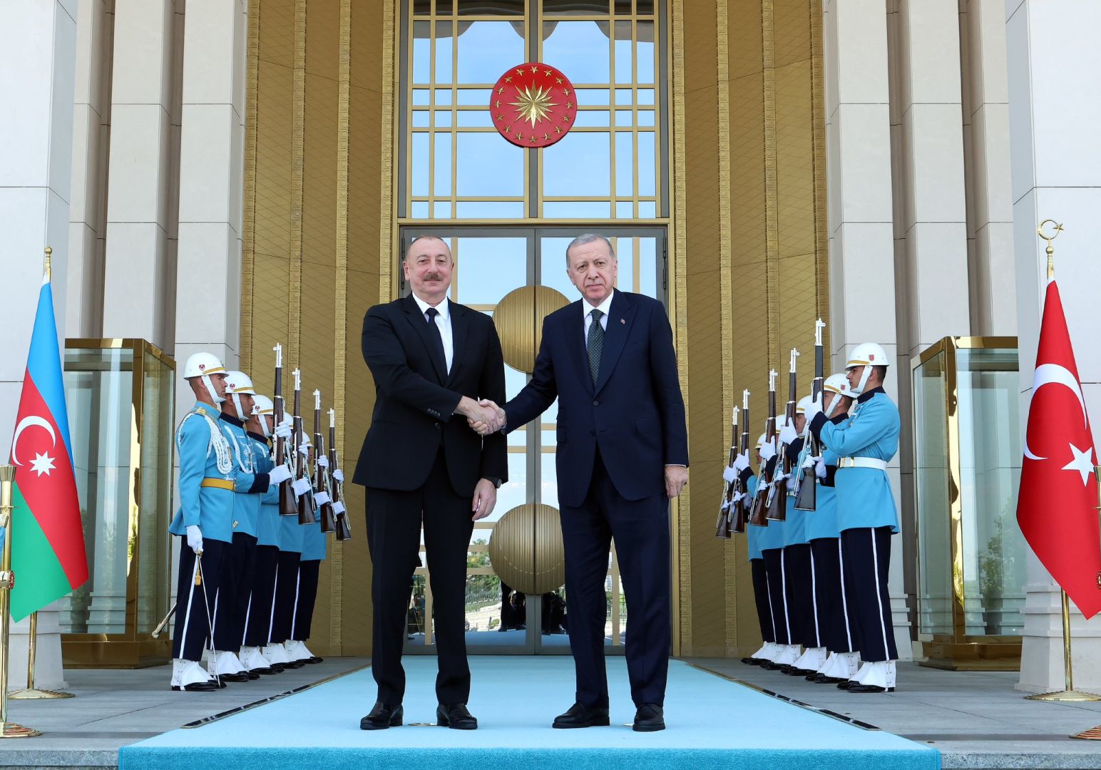 ERDOGAN ACCUEILLE LE PRÉSIDENT AZERBAÏDJANAIS AVANT SA PROCHAINE TOURNÉE EN EUROPE