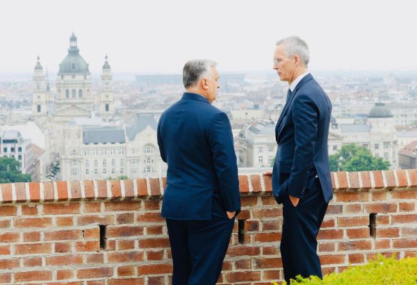 BUDAPEST "NE BLOQUERA PAS" UN SOUTIEN ACCRU À L'UKRAINE
