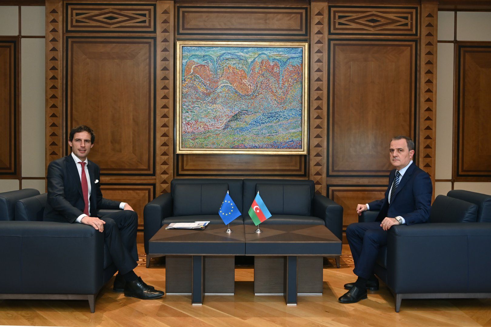LE CHEF DE LA DIPLOMATIE AZERBAÏDJANAISE RENCONTRE LE COMMISSAIRE EUROPÉEN À L'ACTION CLIMATIQUE
