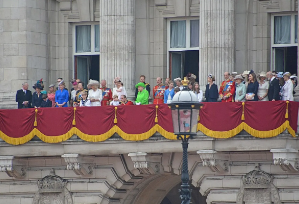 LE PALAIS DE BUCKINGHAM OUVRE SES PORTES AUX VISITEURS