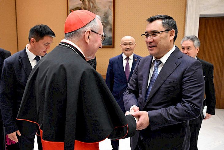 LE PRÉSIDENT DU KIRGHIZISTAN RENCONTRE LE PAPE FRANÇOIS AU VATICAN