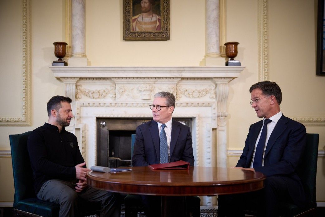 ZELENSKY RENCONTRE LE PM DU ROYAUME-UNI ET LE CHEF DE L'OTAN POUR S'ASSURER DE LEUR SOUTIEN DANS SA GUERRE CONTRE LA RUSSIE