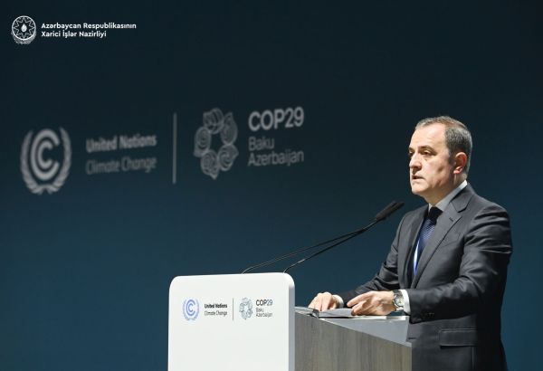 LE MINISTRE AZERBAÏDJANAIS DES AFFAIRES ÉTRANGÈRES ENTAME UNE VISITE DE TRAVAIL EN ARABIE SAOUDITE