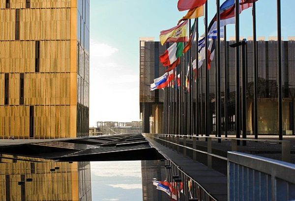 L'UE IMPOSE DE NOUVELLES SANCTIONS À LA RUSSIE ET RESTREINT LES IMPORTATIONS D'ALUMINIUM