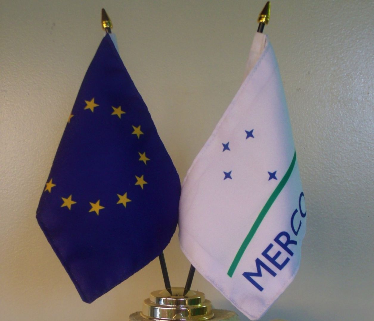 L'UE ET LE MERCOSUR NOUENT UN ACCORD COMMERCIAL "HISTORIQUE"