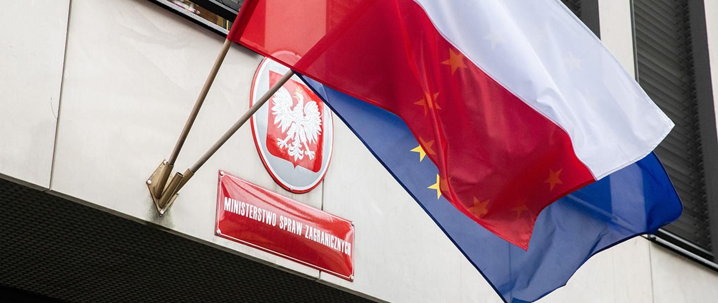 LA RUSSIE EXPULSE DES DIPLOMATES POLONAIS ET FERME LE CONSULAT POLONAIS EN GUISE DE REPRÉSAILLES