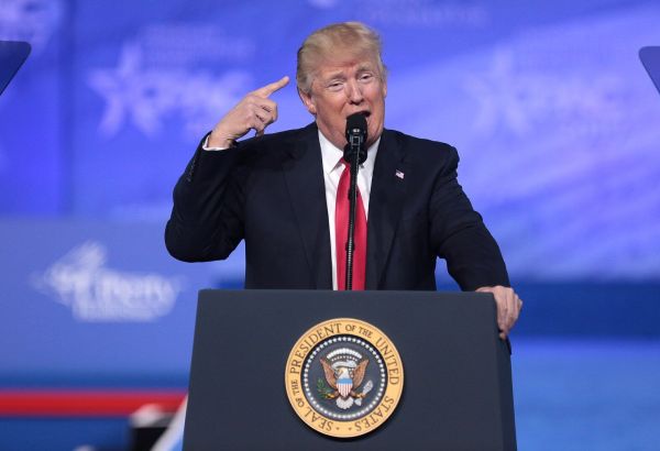 TRUMP MET EN GARDE LES BRICS : DES TARIFS DOUANIERS DE 100 % S'ILS DÉFIENT LE DOLLAR