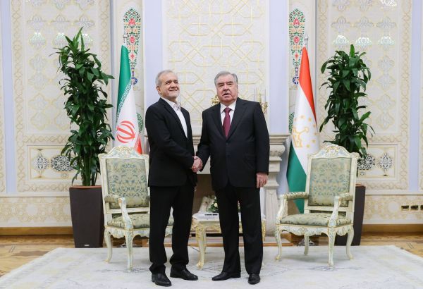 L'IRAN ET LE TADJIKISTAN RESSERRENT LEUR PARTENARIAT AVEC LA SIGNATURE D'UNE SÉRIE D'ACCORDS BILATÉRAUX