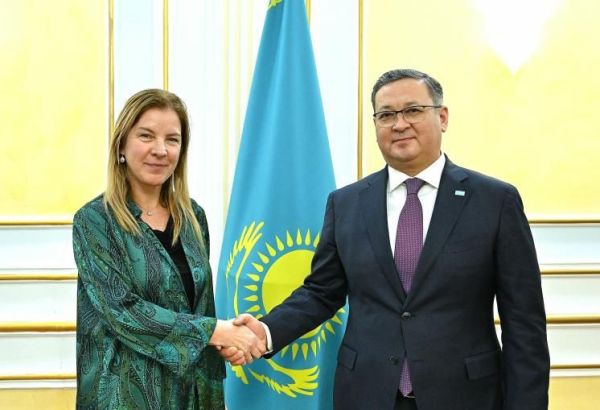 LE KAZAKHSTAN ET L'UE POURSUIVENT LEURS NÉGOCIATIONS SUR L'ASSOUPLISSEMENT DU RÉGIME DES VISAS