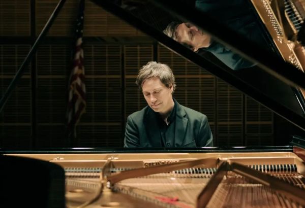 LE COMPOSITEUR ET PIANISTE DE RENOMMÉE MONDIALE STEVE BARAKATT VA DONNER UN CONCERT À ASTANA