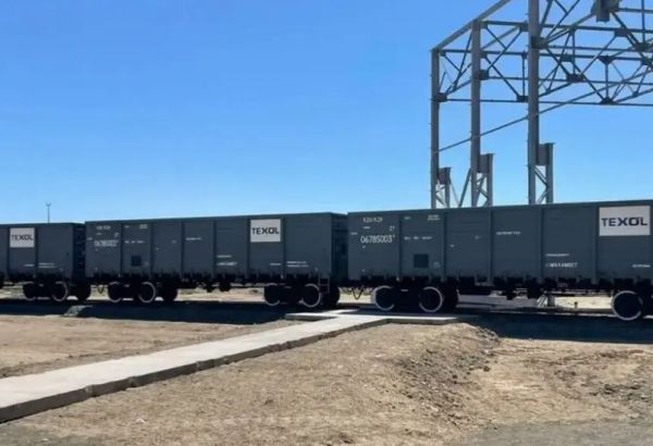 LE KAZAKHSTAN ET LA CHINE S'ACCORDENT POUR METTRE EN ŒUVRE DES PROJETS DE TRANSPORT AFIN D'ACCROÎTRE LE TRAFIC DE MARCHANDISES