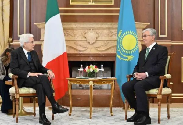 LE PRÉSIDENT DE L'ITALIE ARRIVE AU KAZAKHSTAN POUR UNE VISITE OFFICIELLE