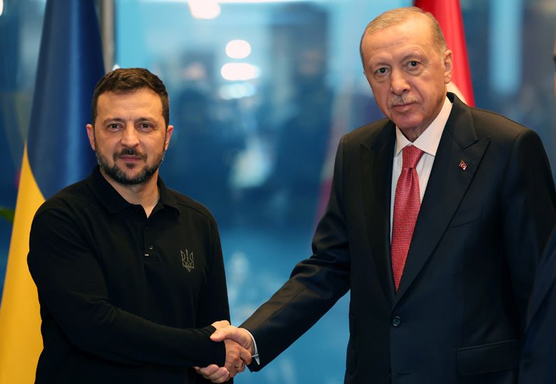 ZELENSKY LOUE LE SOUTIEN DE LA TURQUIE ET ANNONCE QU'IL EST PRÊT À RATIFIER LE PACTE DE LIBRE-ÉCHANGE AVEC ANKARA