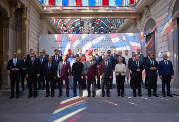 LES DIRIGEANTS DE PRÈS DE 30 PAYS SE RÉUNISSENT À PARIS POUR RENFORCER LE SOUTIEN À L'UKRAINE