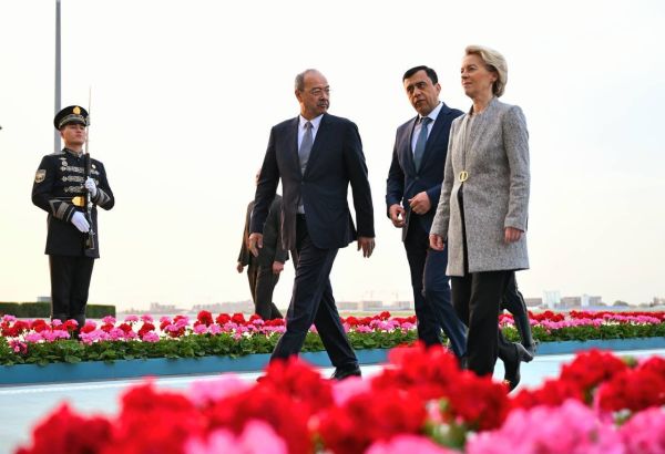LA PRÉSIDENTE DE LA COMMISSION EUROPÉENNE URSULA VON DER LEYEN ARRIVE À SAMARKAND