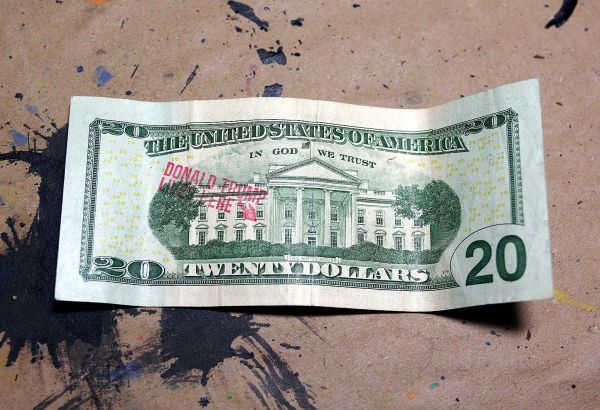 DOLLAR : LA FIN D'UN RÈGNE ?