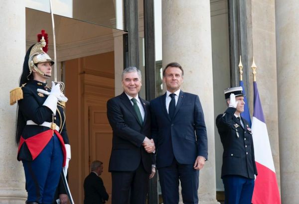 VISITE OFFICIELLE DU PRÉSIDENT DU CONSEIL DU PEUPLE DU TURKMÉNISTAN EN FRANCE