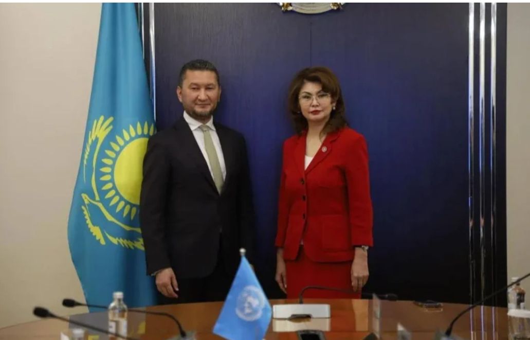 LES VOLONTAIRES DES NATIONS UNIES EN ASIE CENTRALE INSTALLENT LEUR
BUREAU SOUS-RÉGIONAL À ALMATY