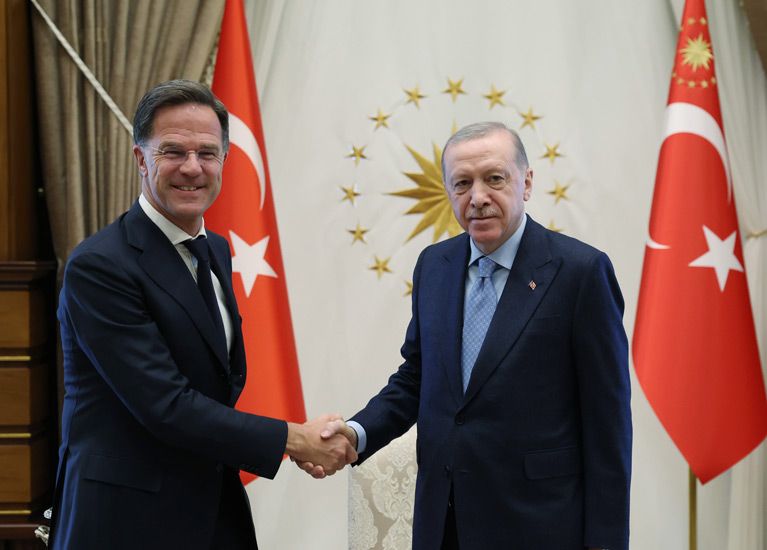 LE CHEF DE L'OTAN ESTIME QUE LA TURQUIE EST LA CLÉ D'UNE PERCÉE DANS LE PROCESSUS DE PAIX EN UKRAINE