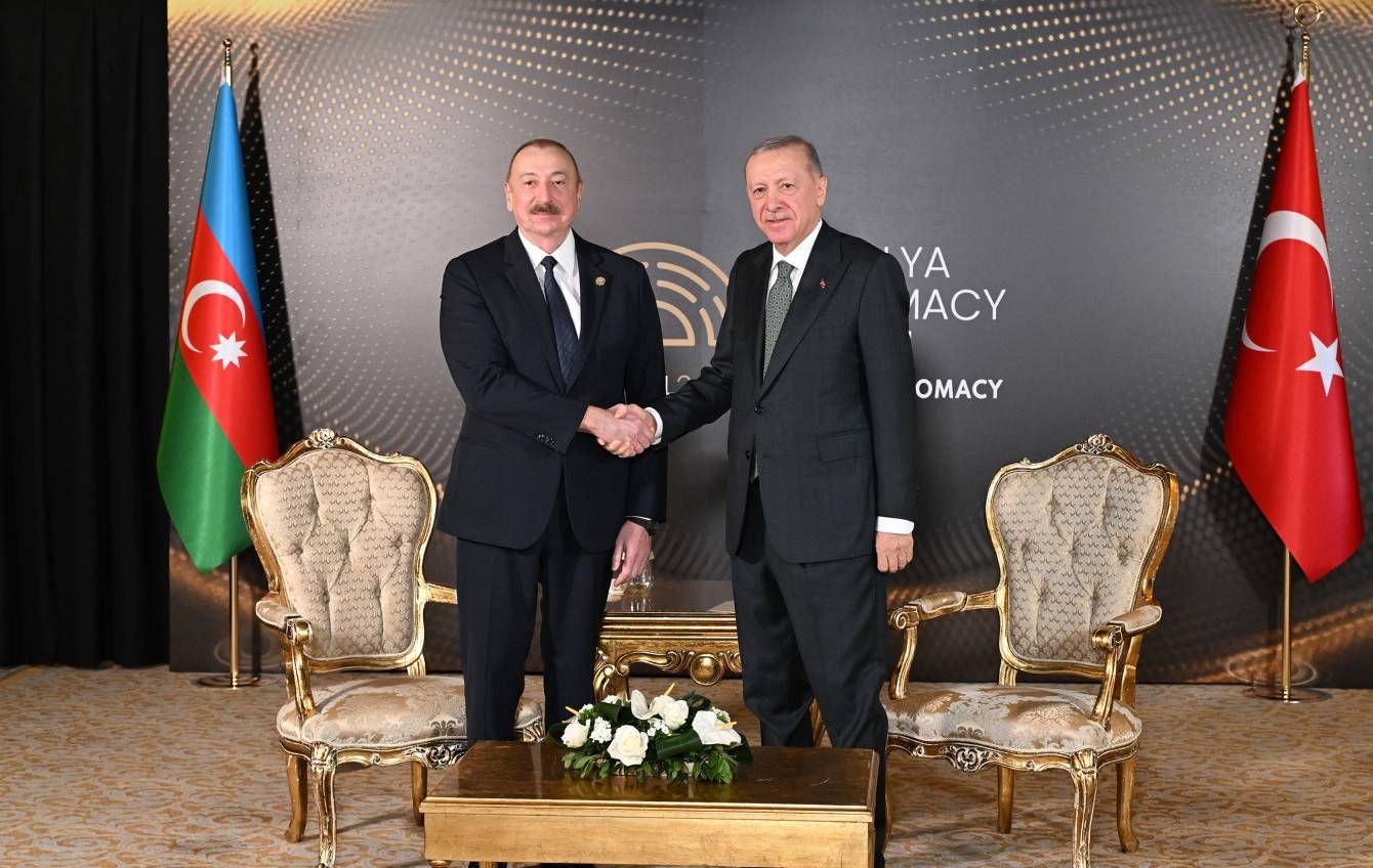 LA TURQUIE SALUE L'ACCORD DE PAIX ENTRE L'AZERBAÏDJAN ET L'ARMÉNIE NÉGOCIÉ PAR LES ÉTATS-UNIS