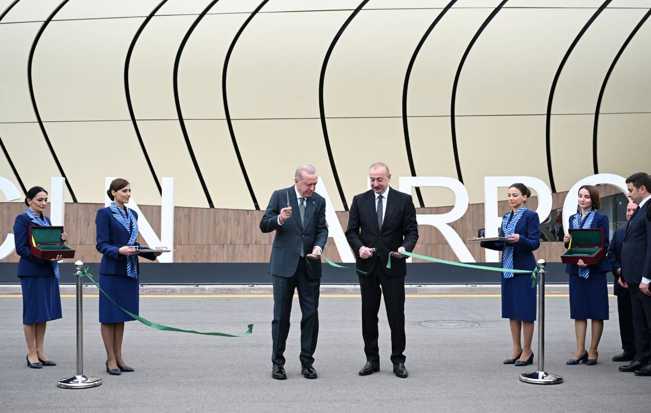 LES PRÉSIDENTS DE L'AZERBAÏDJAN ET DE LA TURQUIE ASSISTENT À L'INAUGURATION D'UN NOUVEL AÉROPORT AU KARABAKH