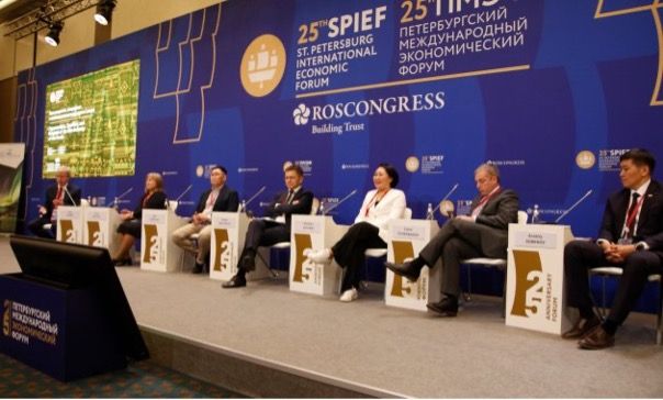 LE FORUM ÉCONOMIQUE INTERNATIONAL DE SAINT-PÉTERSBOURG SE PRÉPARE-T-IL À L’APRÈS-GUERRE ?
