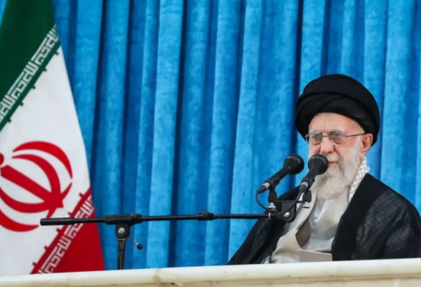 KHAMENEI DÉCLARE QUE L'IRAN NE SE PLIERA PAS À L'APPEL À LA REDDITION DE TRUMP