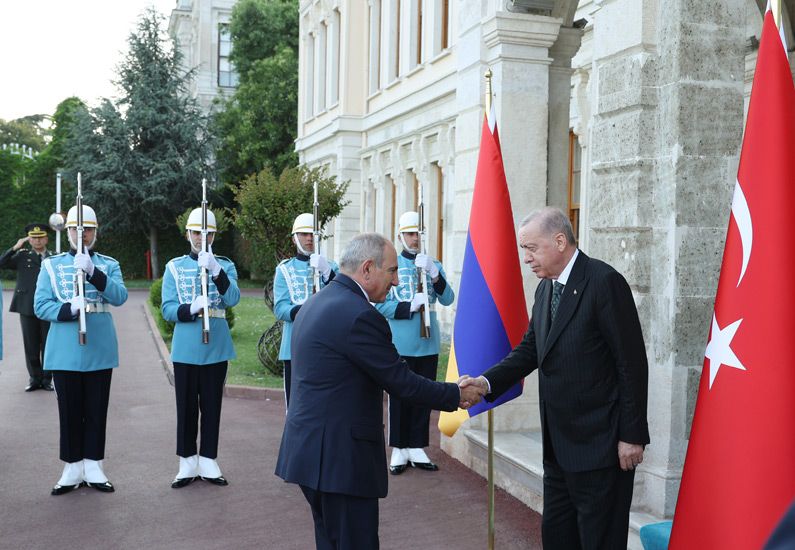 L'ARMÉNIE ET LA TURQUIE RENFORCENT LEUR ENGAGEMENT DIPLOMATIQUE À ISTANBUL