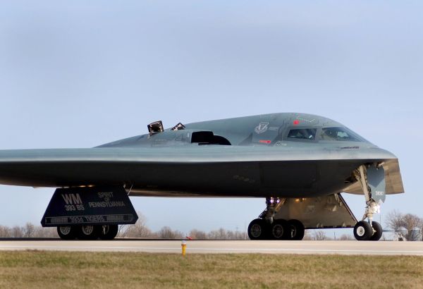 LES ÉTATS-UNIS FRAPPENT LES INSTALLATIONS NUCLÉAIRES IRANIENNES AVEC DES BOMBES ET DES MISSILES DE CROISIÈRE DE TYPE « BUNKER BUSTER »