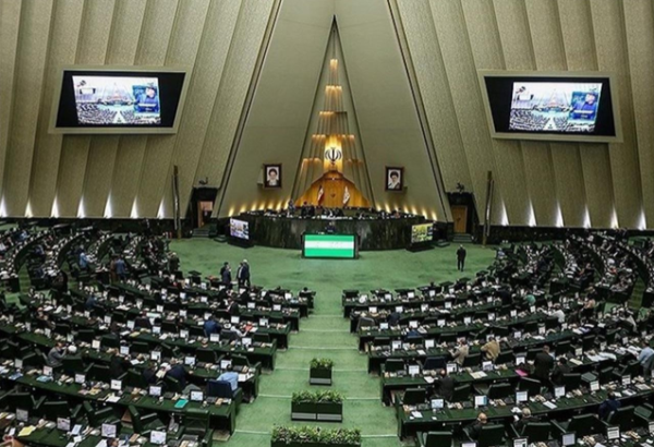L'IRAN SUSPEND SA COOPÉRATION AVEC L'AIEA