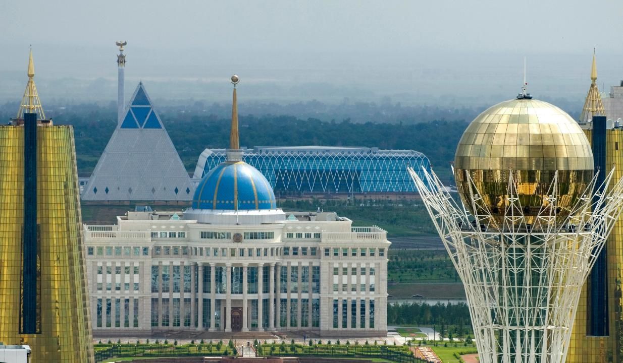LE KAZAKHSTAN ADOPTE UNE LOI RENDANT OBLIGATOIRE L'ENREGISTREMENT DU LIEU DE RÉSIDENCE POUR LES MIGRANTS DE LONGUE DURÉE