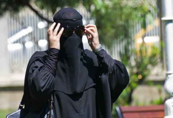 LE KAZAKHSTAN INTERDIT LES VÊTEMENTS DISSIMULANT LE VISAGE