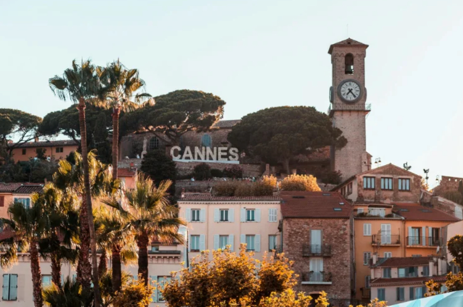 CANNES DEVIENT UNE NOUVELLE DESTINATION POUR LUTTER CONTRE LE SURTOURISME