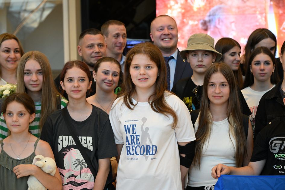 L'AZERBAÏDJAN ACCUEILLE DES ENFANTS UKRAINIENS TOUCHÉS PAR L'INVASION RUSSE POUR LEUR APPORTER UN SOUTIEN CULTUREL ET PSYCHOLOGIQUE