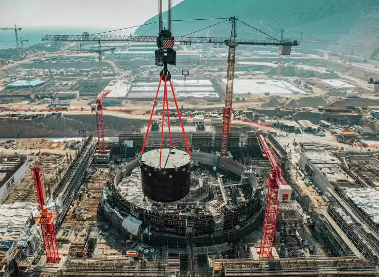 LE KAZAKHSTAN ENTAME LA CONSTRUCTION D'UNE GRANDE CENTRALE ÉLECTRIQUE SANS FONDS RUSSES
