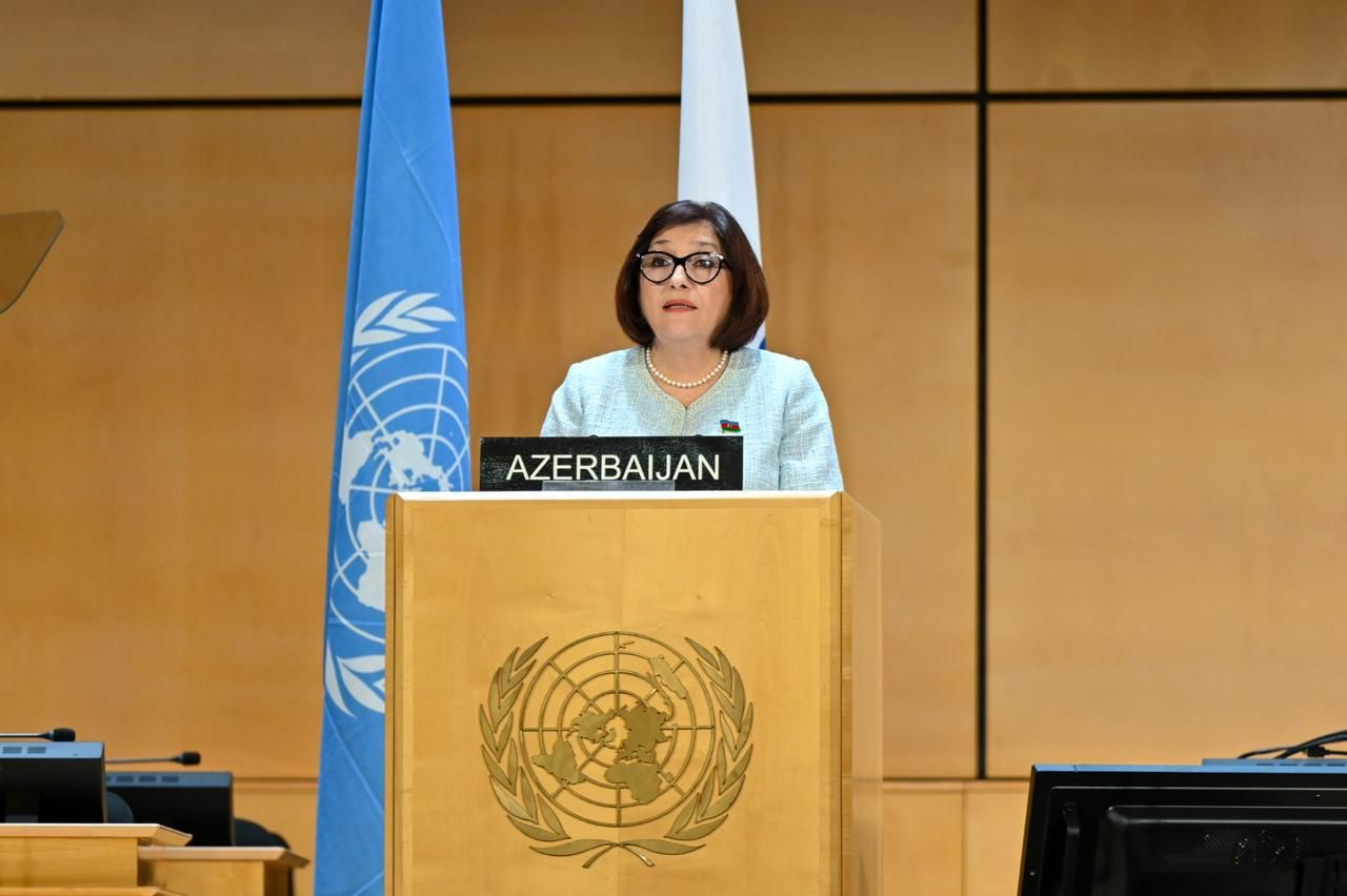 LA PRÉSIDENTE DU PARLEMENT AZERBAÏDJANAIS PRÉSIDE LES DISCUSSIONS GÉNÉRALES DE LA CONFÉRENCE INTERPARLEMENTAIRE À GENÈVE