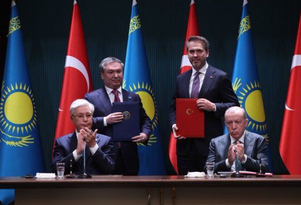 LA TURQUIE ET LE KAZAKHSTAN NÉGOCIENT L'AUGMENTATION DES EXPORTATIONS DE PÉTROLE VIA L'OLÉODUC BTC