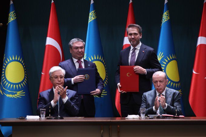 LA TURQUIE ET LE KAZAKHSTAN NÉGOCIENT L'AUGMENTATION DES EXPORTATIONS DE PÉTROLE VIA L'OLÉODUC BTC