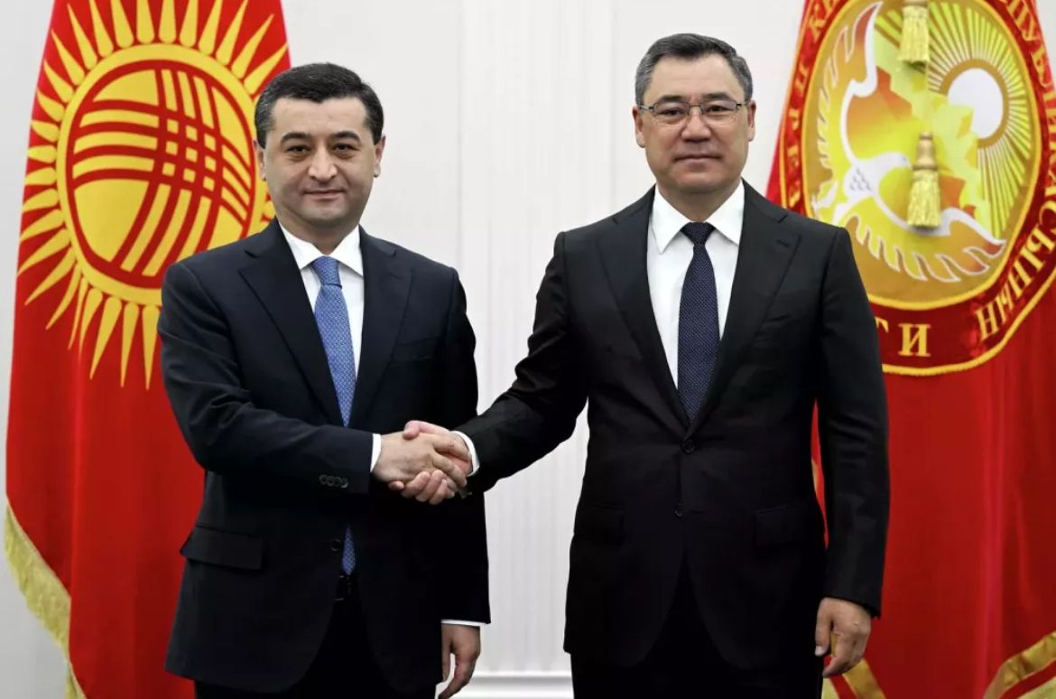 LE KIRGHIZSTAN ET L'OUZBÉKISTAN RÉAFFIRMENT LEUR ALLIANCE STRATÉGIQUE LORS D'ENTRETIENS DE HAUT NIVEAU