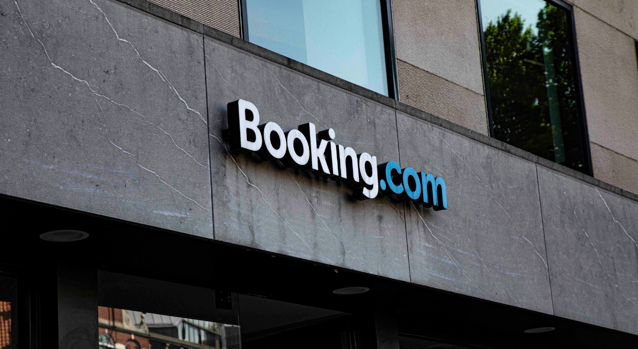 10 000 HÔTELS EUROPÉENS S'UNISSENT DANS UNE ACTION EN JUSTICE VISANT LES POLITIQUES TARIFAIRES DE BOOKING.COM