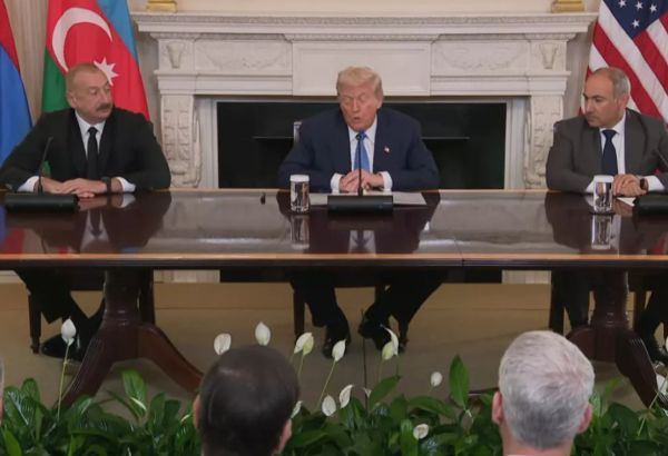 SOMMET À WASHINGTON ENTRE LES DIRIGEANTS AZERBAÏDJANAIS, AMÉRICAIN ET ARMÉNIEN : UNE PAIX DURABLE ARRIVE AU SUD-CAUCASE