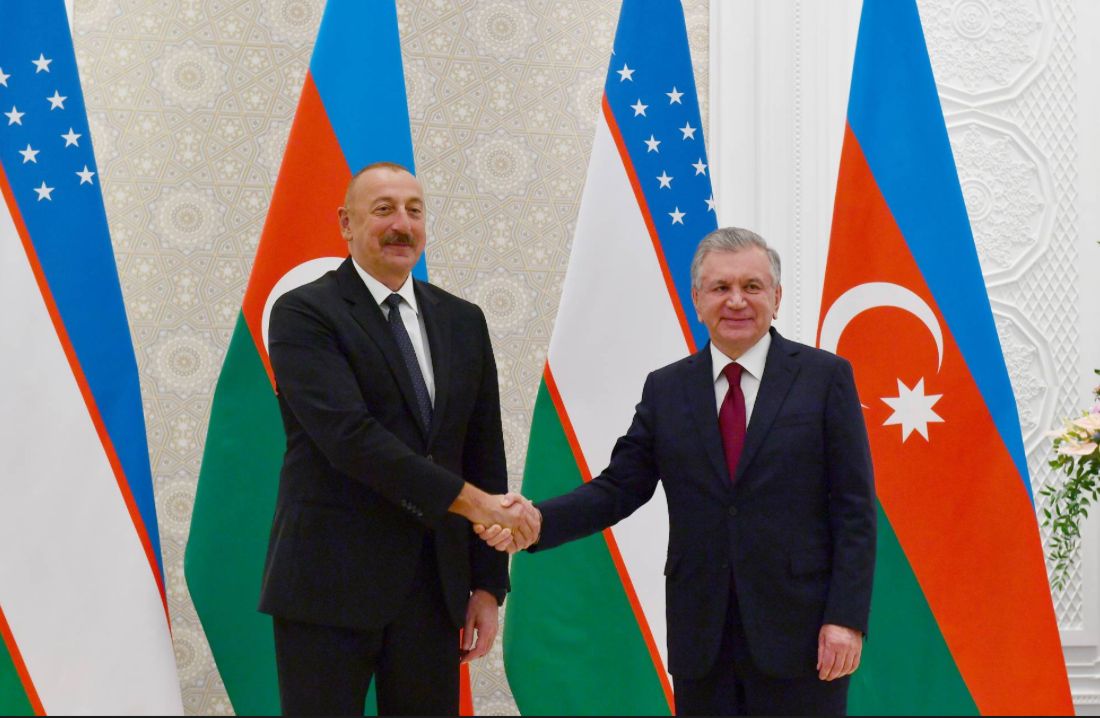 LES PRÉSIDENTS AZERBAÏDJANAIS ET OUZBEK DISCUTENT DE LA PAIX RÉGIONALE ET DE LA COOPÉRATION ÉCONOMIQUE